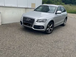 Grau Gebraucht 2010 Audi Q5 SUV | 7.300 € (Guter Preis)