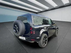 Schwarz Gebraucht 2024 Land Rover Defender SUV | 70.549 € (Guter Preis)