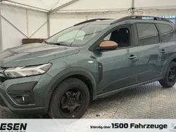 Grün Gebraucht 2023 Dacia Jogger Extreme Kombi | 19.880 € (Fairer Preis)