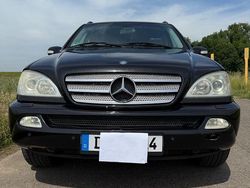 Schwarz Gebraucht 2003 Mercedes ML350 SUV | 3.950 € (Fairer Preis)