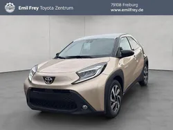Ginger beige / night sky Neu 2025 Toyota Aygo Kleinwagen | 20.990 €