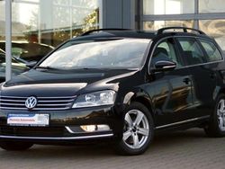 Schwarz metallic Gebraucht 2011 VW Passat Comfortline Kombi | 9.780 €