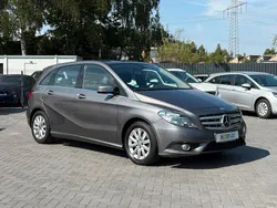 Grau Gebraucht 2012 Mercedes B180 Van / Kleinbus | 10.099 €