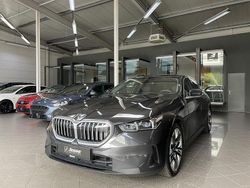 Sophistograu brillanteffekt me Gebraucht 2024 BMW 550e Sport Line Limousine | 68.990 €
