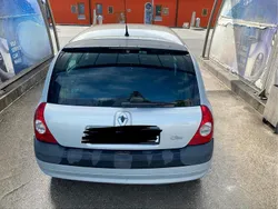 Silber Gebraucht 2003 Renault Clio II Kleinwagen | 600 € (Guter Preis)