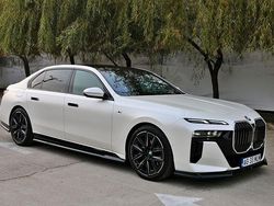 Weiß Gebraucht 2023 BMW 740 Limousine | 88.000 €