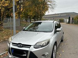 Silber Gebraucht 2011 Ford Focus Titanium Limousine | 3.599 € (Fairer Preis)
