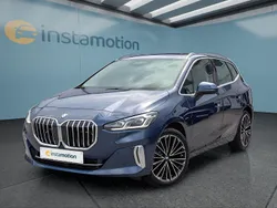 Blau Gebraucht 2024 BMW 218 Active Tourer Van / Kleinbus | 32.499 € (Guter Preis)