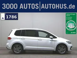 Pure white Gebraucht 2021 VW Touran R-line Van / Kleinbus | 21.880 € (Superpreis)