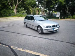 Silber Gebraucht 2005 BMW 320 Exclusive Kombi | 2.100 € (Fairer Preis)