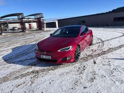 Rot Gebraucht 2018 Tesla Model S Kleinwagen | 25.700 € (Fairer Preis)