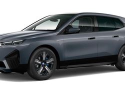 Grau Gebraucht 2024 BMW iX SUV | 61.441 € (Teuer)