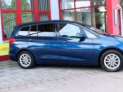 Mediterranblau Gebraucht 2015 BMW 218 Van / Kleinbus | 7.800 € (Guter Preis)