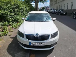 Weiß Gebraucht 2015 Skoda Octavia Limousine | 6.500 € (Superpreis)