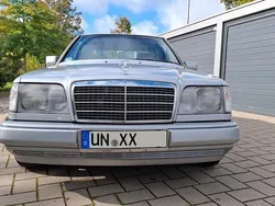Silber Gebraucht 1994 Mercedes E500 Limousine | 9.990 €