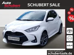 Weiss Gebraucht 2024 Toyota Yaris Hybrid Style Kleinwagen | 26.480 € (Fairer Preis)