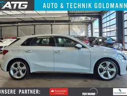 Navarrablau metallic Gebraucht 2024 Audi A3 Sportback S-Line Limousine | 37.490 € (Superpreis)