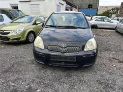 Night time black Gebraucht 2004 Toyota Yaris Sol Kleinwagen | 1.490 € (Guter Preis)