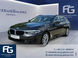 Black sapphire metallic Gebraucht 2023 BMW 520 Performance Kombi | 36.650 € (Superpreis)