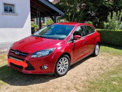 Rot Gebraucht 2011 Ford Focus Limousine | 3.950 € (Fairer Preis)