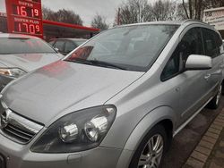 Silber Gebraucht 2012 Opel Zafira Family Van / Kleinbus | 3.350 € (Guter Preis)