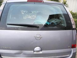 Silber Gebraucht 2005 Opel Meriva Van / Kleinbus | 1.200 € (Guter Preis)