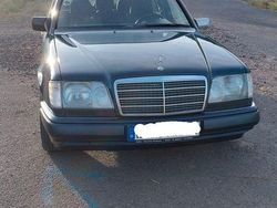 Blau Gebraucht 1996 Mercedes E200 Kombi | 2.800 € (Etwas zu teuer)
