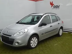 Grau Gebraucht 2010 Renault Clio II Kombi | 2.290 € (Guter Preis)