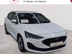 Frozen white Gebraucht 2022 Ford Focus Cool & Connect Limousine | 16.390 € (Guter Preis)