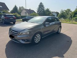 Grau Gebraucht 2012 Mercedes A180 Kleinwagen | 10.000 € (Fairer Preis)