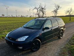 Blau Gebraucht 2002 Ford Focus Kombi | 780 € (Fairer Preis)