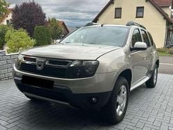 Gold Gebraucht 2010 Dacia Duster SUV | 6.890 € (Etwas zu teuer)