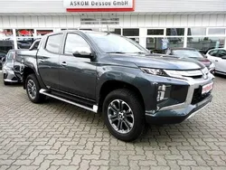 Grau Gebraucht 2021 Mitsubishi L200 Select Abholung | 31.690 € (Superpreis)