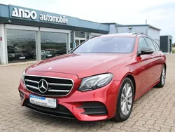Rot Gebraucht 2017 Mercedes E250 AMG line Limousine | 22.900 € (Fairer Preis)