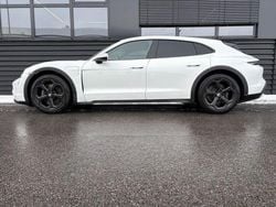 Pure white/weiss Gebraucht 2022 Porsche Taycan Cross Turismo Kombi | 66.700 € (Superpreis)