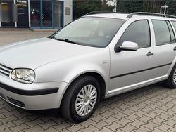 Grau Gebraucht 2002 VW Golf IV Kombi | 2.100 €