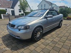 Silber Gebraucht 2002 Opel Astra Cabriolet Cabrio | 9.800 €