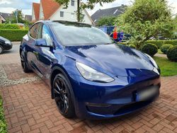 Blau Gebraucht 2022 Tesla Model Y Long Range AWD SUV | 40.000 € (Etwas zu teuer)