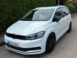 Weiß Gebraucht 2019 VW Touran IQ Drive Van / Kleinbus | 17.000 € (Guter Preis)