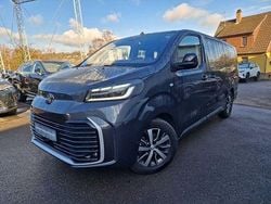Titanium grey metallic Gebraucht 2024 Toyota Proace Verso Club Kombi | 44.990 € (Teuer)