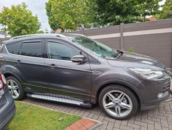 Grau Gebraucht 2016 Ford Kuga Individual SUV | 18.200 € (Fairer Preis)