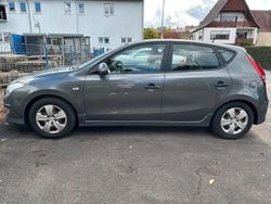 Grau Gebraucht 2010 Hyundai i30 Limousine | 5.100 € (Fairer Preis)