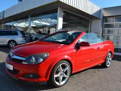 Rot Gebraucht 2007 Opel Astra Cabriolet Edition Cabrio | 3.900 € (Fairer Preis)