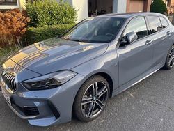Grau Gebraucht 2021 BMW 120 Sport Line Kleinwagen | 24.200 € (Fairer Preis)