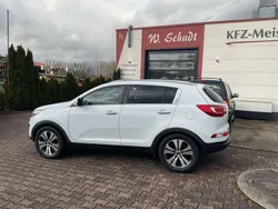 Weiß Gebraucht 2010 Kia Sportage Spirit SUV | 8.490 € (Teuer)
