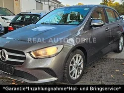 Grau Gebraucht 2022 Mercedes B250e Van / Kleinbus | 22.500 € (Superpreis)