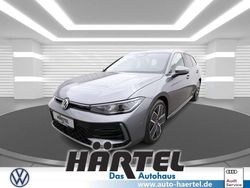 Diabasgrau (grey), metallic Gebraucht 2024 VW Passat R-line Kombi | 40.900 € (Teuer)