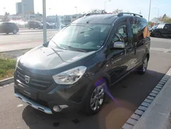 Grau Gebraucht 2015 Dacia Dokker Stepway Van | 14.900 €