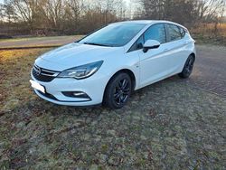 Weiß Gebraucht 2019 Opel Astra Edition Limousine | 12.999 € (Fairer Preis)