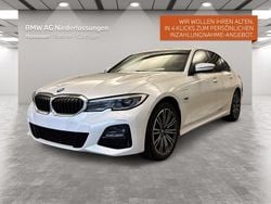 Weiß Gebraucht 2022 BMW 330e M Sport Limousine | 34.410 € (Fairer Preis)